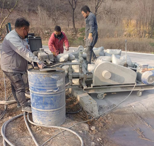 红山路面下沉注浆